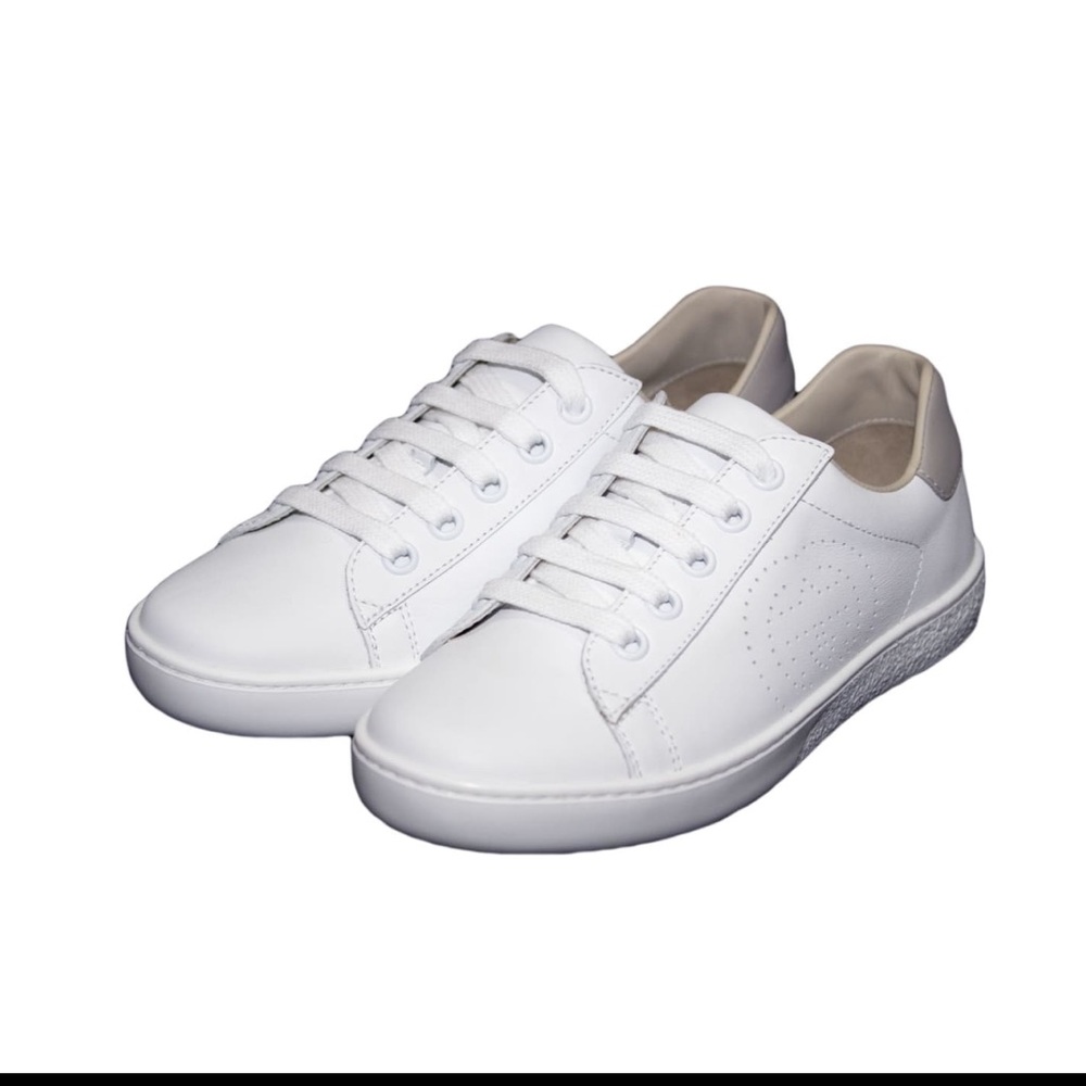 Gucci sneakers with interlocking G